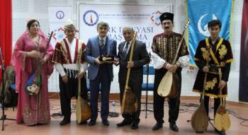 Dpü’De Aşıklar Atışması
