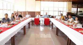 Dpü Duscart’Tın Başarısı Yemekte Kutlandı
