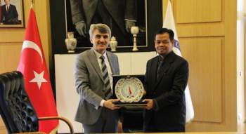 Dpü İle Islam Negeri Üniversitesi Arasında İş Birliği Protokolü
