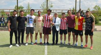 Dpü Mf Turnuvalarında Şampiyonlar Kupalarını Aldı
