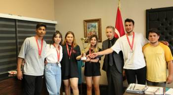 Dpü Öğrenci Toplulukları Sağlık İçin Voleybol Turnuvasında
