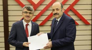 Dpü Rektörü Kazım Uysal Mazbatasını Aldı
