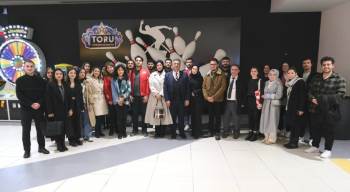 Dpü Rektörü Kızıltoprak Ve Öğrenciler, "Aybüke: Öğretmen Oldum Ben" Filminde
