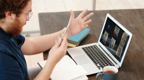 Dry Texting Ne Demek? Sohbet ve Flört Dinamiklerinde "Dry Texting " Anlamı ve Etkileri