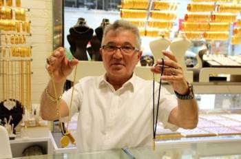 Düğünlerin Gözde Takısı Haline Gelen Yarım Gram Altın Tarih Oluyor
