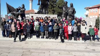 Dumlupınar’A Ziyaretçi Akını
