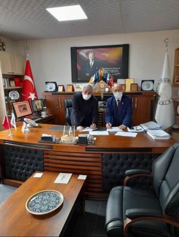 Dumlupınar’Da Belediye İşçileri İçin Sözleşme
