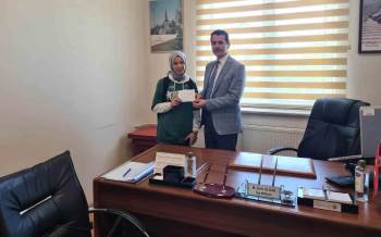 Dumlupınar’Da Kompozisyon Yarışmasında Dereceye Giren Öğrenciler Ödüllendirildi
