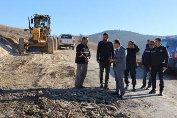 Dumlupınar’Da Köy Yollarını Genişletme Çalışmaları
