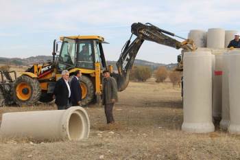 Dumlupınar’Da Su Baskınlarına Karşı Menfez Çalışması
