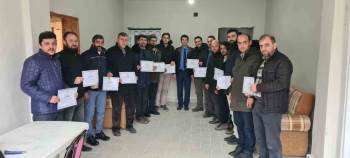 Dumlupınar’Da Vaaz Ve Hutbe Kursuna Katılan İmam Ve Müezzinlere Katılım Belgesi
