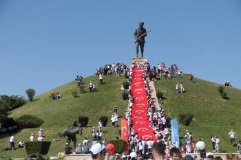 Dumlupınar’Da Zafer Bayramı Coşkusu
