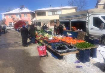 Dumlupınar İlçe Pazarında Korona Virüs Denetimi
