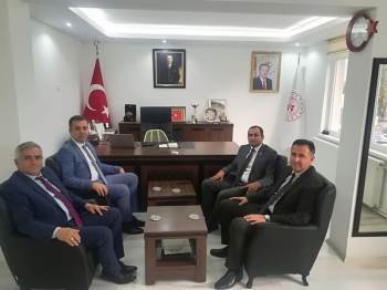 Dumlupınar İlçesine Kapalı Halı Saha
