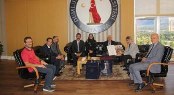 Dumlupınar Meydan Muharebesi’Nin ’Basında Yankıları’ Kitap Oldu
