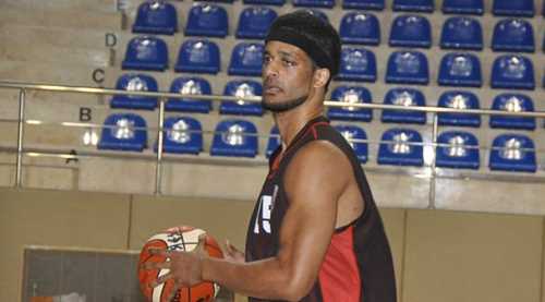 Duncan göz dolduruyor