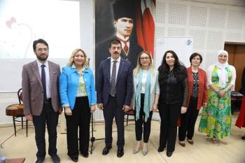 Dünya Ebeler Günü Kutlandı
