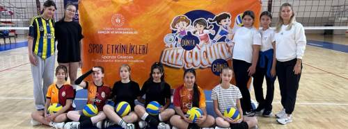 Dünya Kız Çocukları Günü’nde voleybol coşkusu