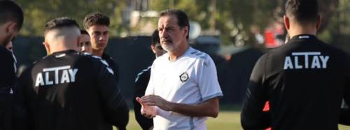 Duran toplara dikkat etmeliyiz