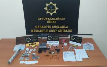 Durdurulan Araçta Uyuşturucu İle Yakalanan 3 Kişi Gözaltına Alındı
