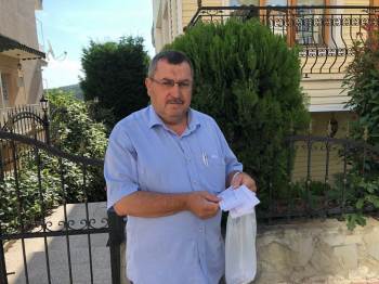 Dut Ağacından Asılı 5 Tl’Yi Görünce Duygulandı
