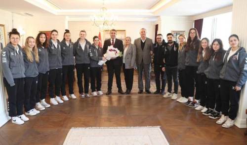 Düzce Atletik Spor Kulübü, Vali Aslan’dan destek aldı