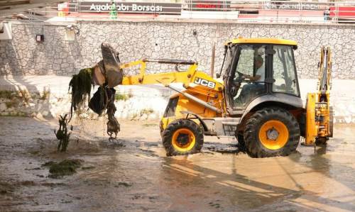 Düzce Belediyesi’nden Asar Deresi’nde temizlik seferberliği