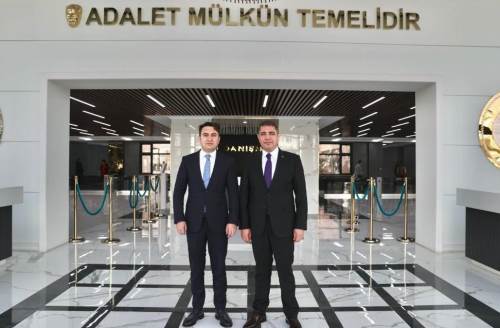 Düzce Cumhuriyet Başsavcısı ve Vali Selçuk Aslan, modern adliyede bir araya geldi