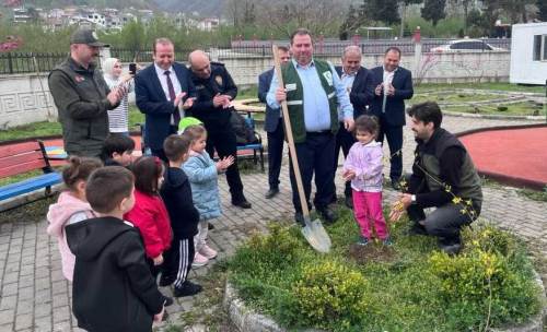 Düzce'de 200 fidan toprakla buluştu