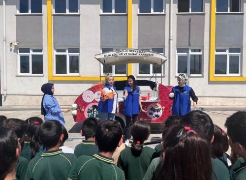 Düzce’de bilim karavanı miniklerle buluştu