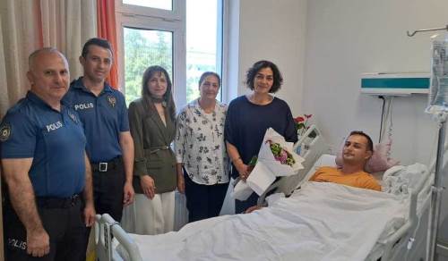 Düzce’de kaza geçiren polis memuruna moral ziyareti