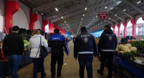 Düzce'de pazar yerlerinde hijyen ve fiyat etiketi denetimi