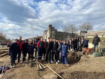 Düzce’deki gençler tarihi mirasa katkı sundu