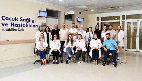 Düzce Üniversitesi çocuk sağlığında miniklerin yanında