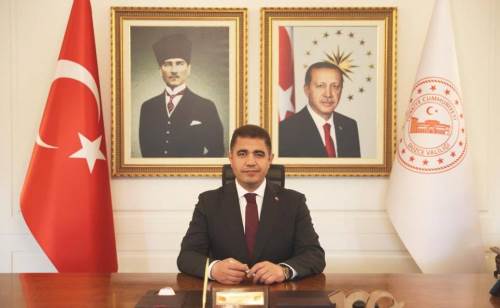 Düzce Valisi Aslan'dan bayram mesajı: "Trafikte dikkatli olun"