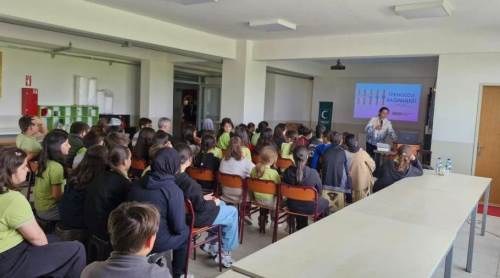 Düzceli gençlere teknolojiyi bilinçli kullanma eğitimi verildi