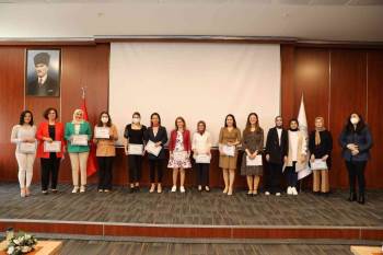 Ebeliğin Tarihsel Süreci Ele Alındı
