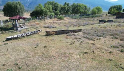 Eber Gölü'nde tehlike çanları çalıyor!