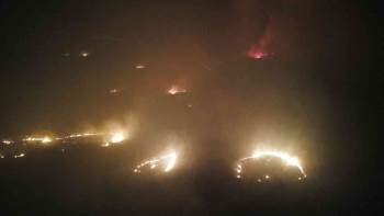 Eber Gölü’Ndeki Kamışlar Alev Alev Yanıyor
