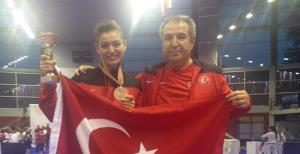 Ebru Avrupa üçüncüsü