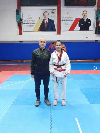 Ecrin İlhan, Türkiye Finallerinde
