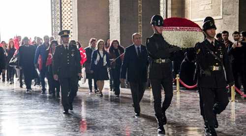 Eczacılardan Anıtkabir'e ziyaret