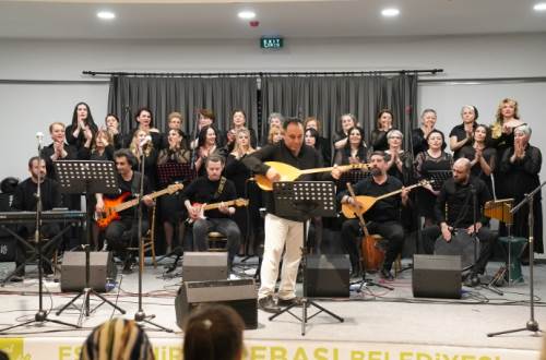 Edip Akbayram'ın eserleri Eskişehir'de kalplere dokundu