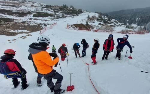 EDYAK kulübü dağcılık eğitimine Uludağ'da başladı