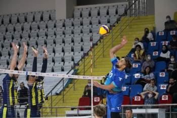 Efeler Ligi: Afyon Belediye Yüntaş: 1 - Fenerbahçe Hdı Sigorta: 3
