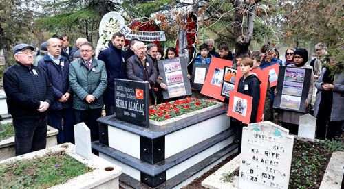 Efsane kaleci Alağaç kabri başında anıldı