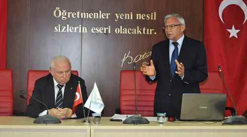 Eğitim A.Ü'de masaya yatırıldı