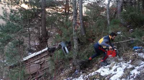 Ekipler bile zor ulaştı... Korkunç kaza!