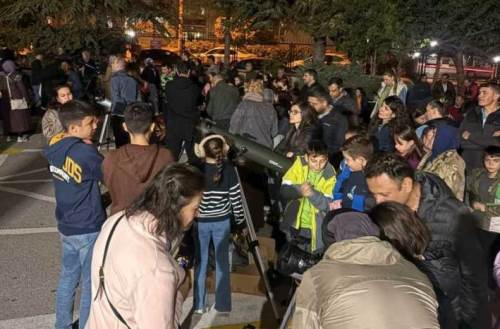 Ekişehir'de aileler ve öğrenciler uzayın derinliklerini keşfetti