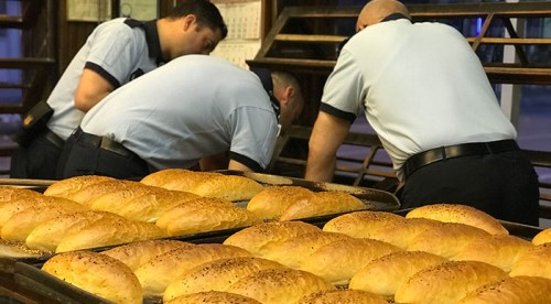 Ekmek fırınlarına şafak baskını